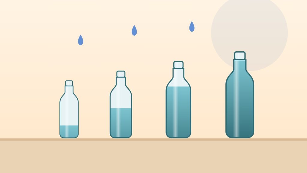 Quatre gourdes de plus en plus remplies d’eau